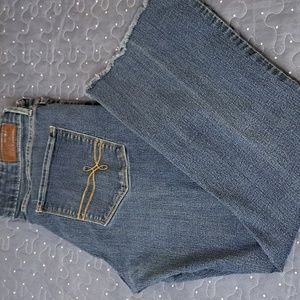 Denizen from Levi's Modern fit cropped jeans size 33 waist